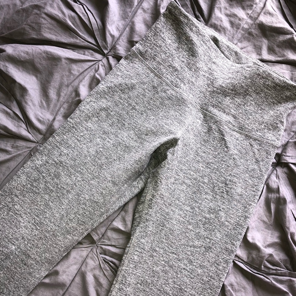 Heathered grey Old Navy athletic leggings